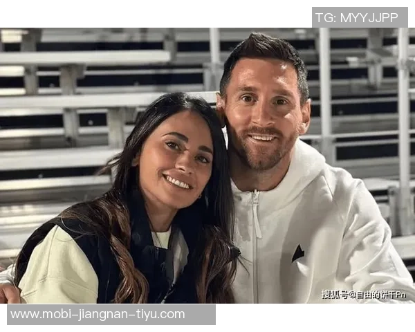 梅西与安东内拉共享温馨圣诞时刻祝福粉丝们节日快乐 梅西与安东内拉共享温馨圣诞时刻祝福粉丝们节日快乐