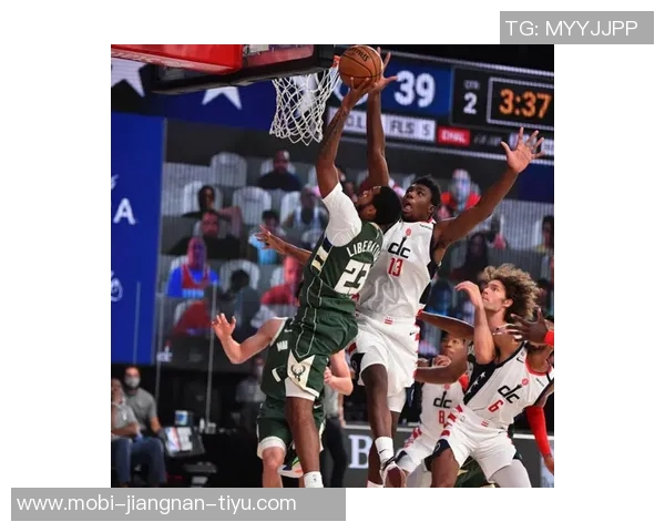 湖人队赛季至今仅有八村塁拉拉维亚和范德彪三人全勤出战九场比赛 湖人队赛季至今仅有八村塁拉拉维亚和范德彪三人全勤出战九场比赛