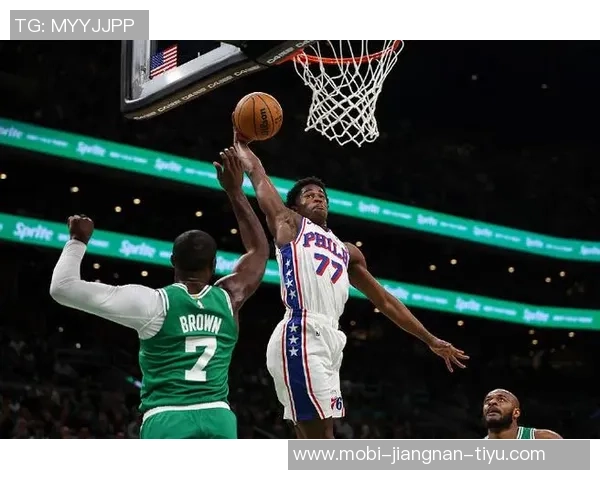 菜鸟球员埃奇库姆表现出色贡献26分状元秀状态低迷仅得2分小杨8分钟未能得分 菜鸟球员埃奇库姆表现出色贡献26分状元秀状态低迷仅得2分小杨8分钟未能得分