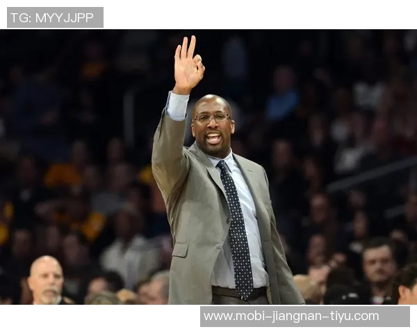 迈克布朗解析先发调整策略应对绿军小个阵容避免大个防守后卫