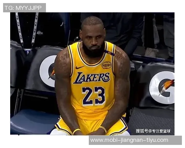 詹姆斯谈球队表现强调关键球能力并称赞第三节表现出色