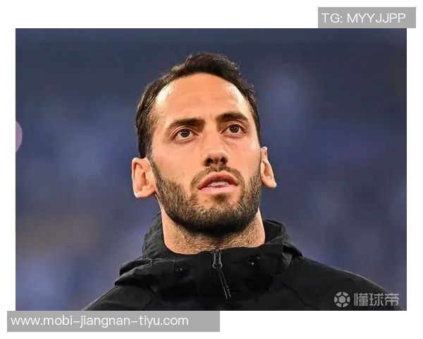 恰尔汗奥卢精彩远射破门荣膺国米12月最佳进球称号